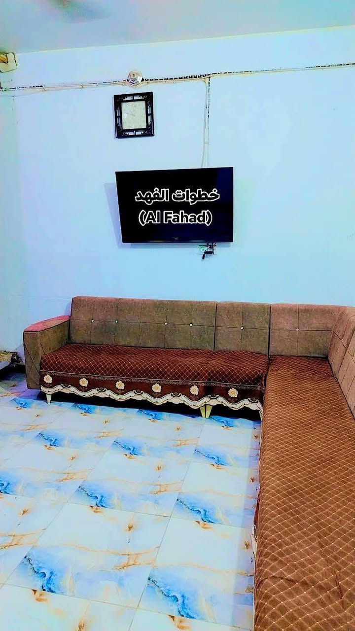 💸 للبيع بيت طابو صرف 💸

🏗 مساحة 130م طابقين . 

🪯 بناء حديث. 

📌يحتوي على غرف نوم عدد 3 وصالة عدد 2 ومطبخ واستقبال ومجاميع صحية عدد 3

🧱 بناء طابوك وكونكريت 

🌍 موقع مشخاب حي العسكري مجاور مدرسة المنصور 

🔴 لمعرفة السعر كتابة كلمة  (تم)  او عند الاتصال 🔴

 ————————————————————————

❇️ للاستفسار مراسلة الصفحة و متوفر واتساب و تلكرام  أو الاتصال على الارقام التالية 📱؛ 
  *********** عبد الله

   *********** أبو فهد
       *********** فهد
 أو زيارة مكتبنا الواقع في المشخاب الشارع الرابط بين مول الف هلا و المتنزه مجاور افران و معجنات الراقي ❇️

#مكتب_خطوات_الفهد_طريقك_الاسهل_للعقار
#المكتب_مجاز_رسميا_وحسب_الضوابط
#شعار_المكتب_الثقة_والتعامل_بما_يكفل_حق_الطرفين_
#موقع_المكتب_النجف_الاشرف_قضاء_المشخاب_
#شارع_الف_هلا_مجاور_شركة_زين_ومعجنات_الراقي_
#للاستفسار_الاتصال_على_الارقام_التالية_
*********** أبو فهد
*********** فهد
#يوجد_واتساب_وتلكرام
