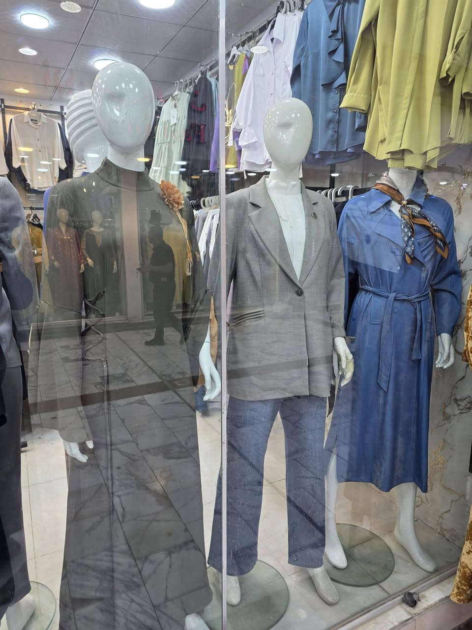سلام عليكم
لعابات انواع لبيع
مع مصاطر اسود 
***********
