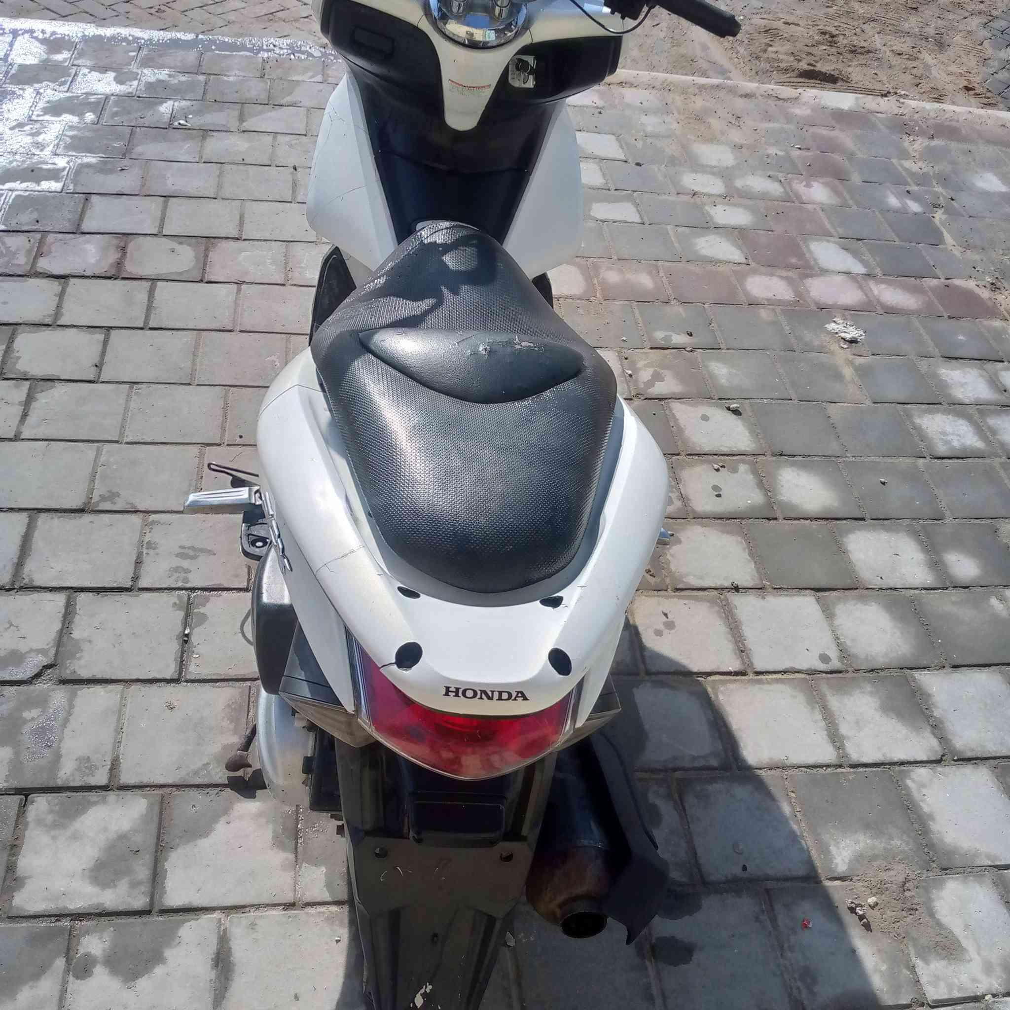 السلام عليكم شباب دراجه بي سي اكس الجيل الاول دراجه كلها بلاديه العنوان بغداد مدينه الصدر السعر مليون وربع وبيها مجال بسيط ***********
