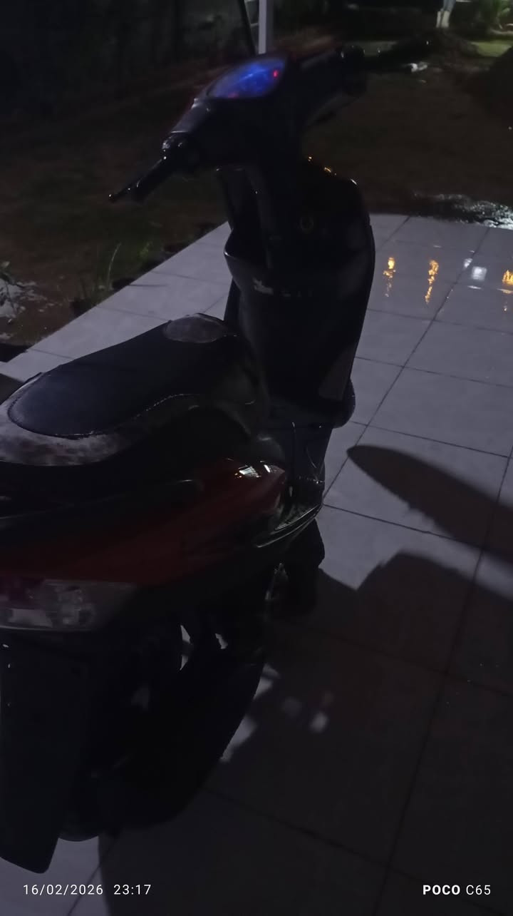 سلام عليكم ماكس عدله ياباني للبيع مافتوحه جيب فيتر وفحص الدراجه كله بلاديه او ختم واحد عده الكفرات الحمر تجاري البقيه بلاد ختم واحد ويا المكينه دراجه شلعه او معدل خير من الله كهربائياته كله شغاله سلف هندر سعره ٦٢٥ او بيه مجال مكاني ديالى بعقوبة التحرير رقمي *********** متواجد سمكارت او فيس او وتساب
