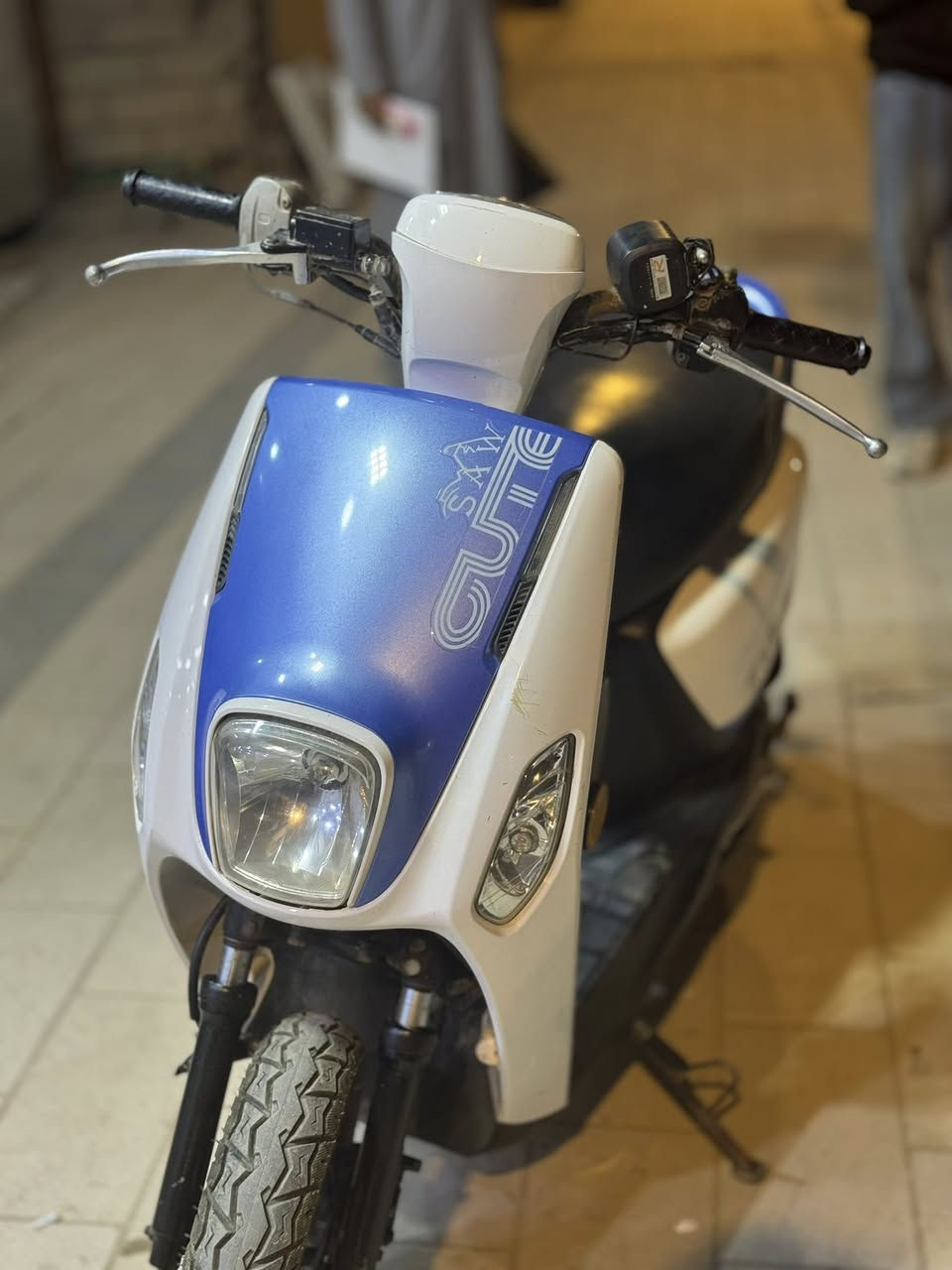 السلام عليكم دراجه بوليس ما مفتوحه ابد ولا طابه مصلح بس بيه خيط تبخير توه بادي بيه رايده 700وبيه مجال للشراي وانه بخدمته مكاني البصره قضاء المدينه بني منصور الي يريده يراسني ***********
