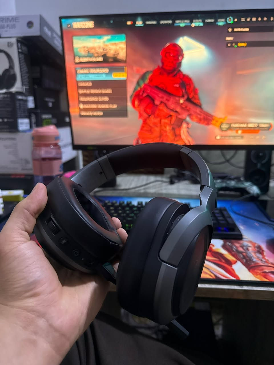 السلام عليكم  سعر نهائي رجائا الي مايشتري لا يكسر بالسعر طبعا الحاسبه نضيفه كلش وحتى استعمالها قليل جدا لان دراسه عندي وحاليا احتاجيت فلوس ودا ابيع 
صارت عليه 5660 خمسه مليون ونص 

السعر النهائي للتجميعه 3.500 ثلاثه مليون ونص كلها كلشي موجود بالصور 

تواصل واتساب *********** 
او راسلني خاص 

السعر ثابت 🔓

شاشه ms 240HZ 
كرسي كيمنك اضبط نوعيه
يوبي اس فاربر الاصلي اونلاين 
ميز خشب اصلي يخبل كلون وترتيب
سماعه msi الاصليه 
جوستك ناكون الاصلي
حوستك msi الاصلي
سماعات خارجيه مكبرات صوت

ادابتر وماوس باد عدد ٢ وكيبل عرض 

️ مواصفات التجميعة
 1. Case:
ANTEC NX416L WHITE RGB
 2. Power Supply:
ASUS PRIME AP-750G
PCIE5 GOLD MODULAR
 3. Motherboard:
ASUS PRIME B650-PLUS
 4. Graphics Card:
ASUS RTX 4070 SUPER
DUAL 12GB OC
 5. UPS:
FARBER 2KV ONLINE UPS
 6. Mouse:
LOGITECH G502X WIRE
 7. Headset:
MSI GH50 IMMERSE WIRELESS
 8. RAM:
PREDATOR 2×16GB
6000MHz CL30 VESTA RGB EXPO
 9. Processor:
R7 7800X3D
 10. Keyboard:
RED DRAGON ARYAMAN K569
 11. CPU Cooler:
THERMALRIGHT FROZEN
NOTTE 360 WH
 12. Wireless Adapter:
TP-LINK WIRELESS ADAPTER
 13. Storage:
WD M.2 NVME 1TB
SN850X GEN4

Samsung 990 PRO NVMe
سعة 2T
