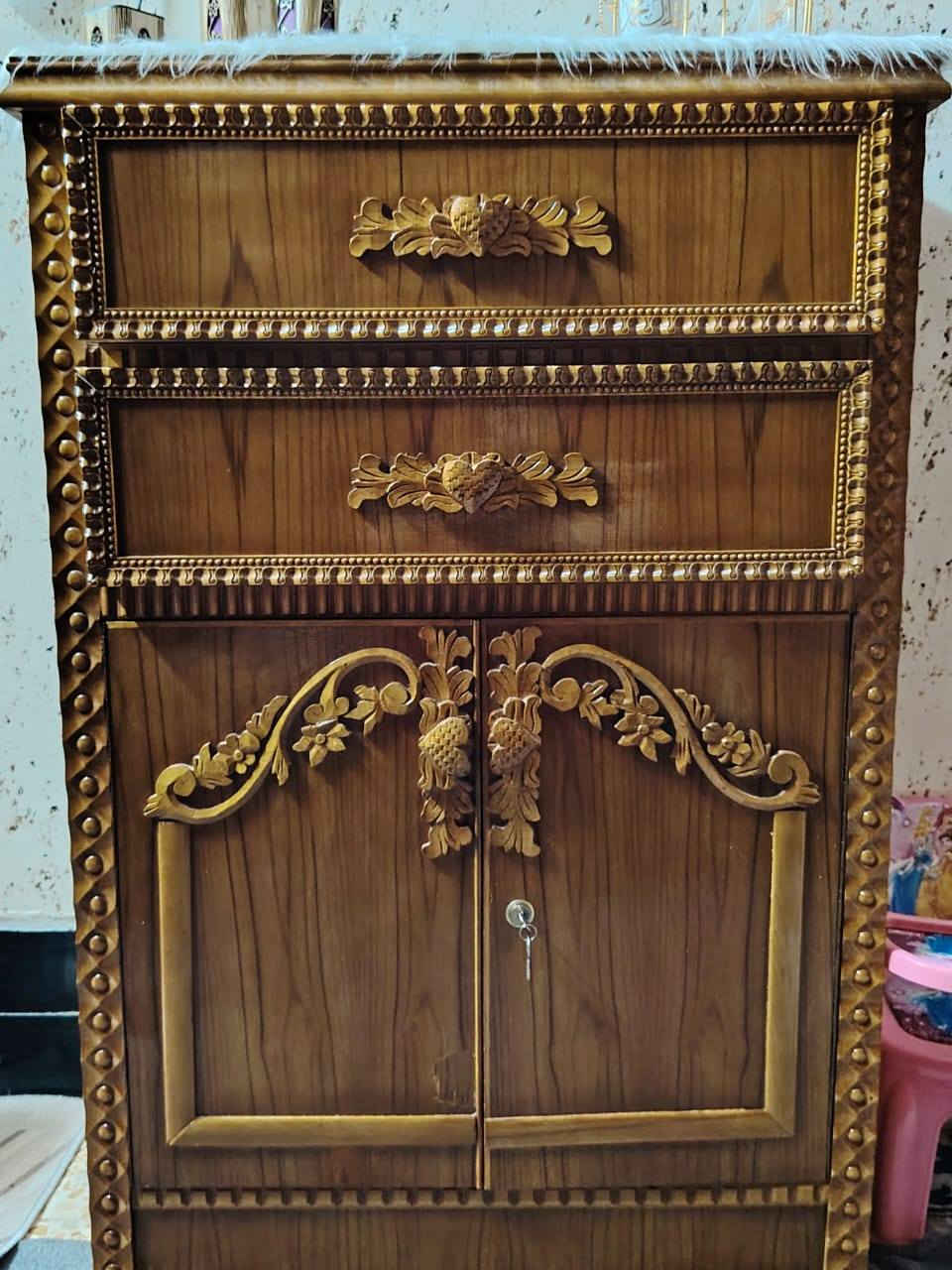 غرفه للبيع الي يحب يتوصل موجود وتساب او اتصال عل ارقم  ***********
