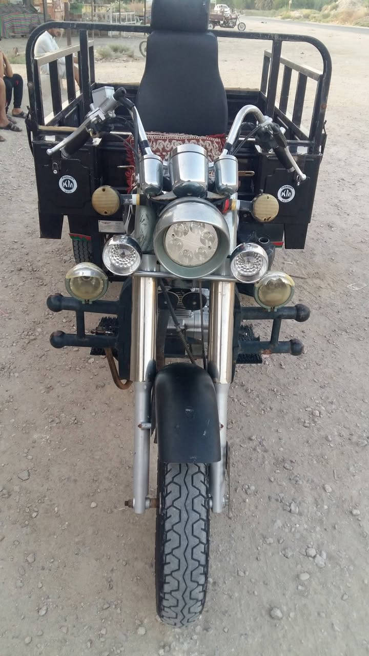 السلام عليكم 
ستوته للبيع 2016 رقم ابيض مكينه صار شهرين من شادهه 
تخم تاير ماذب اعليهه ولا ربع جاهزه من كلشي بيهه خياس بالشاصي قليل 
***********
