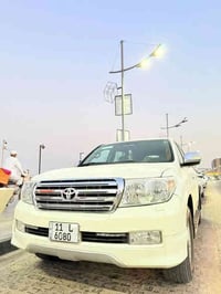 لاندكروزر ستينيه • ٢٠١١ • طلقه بالبنياد