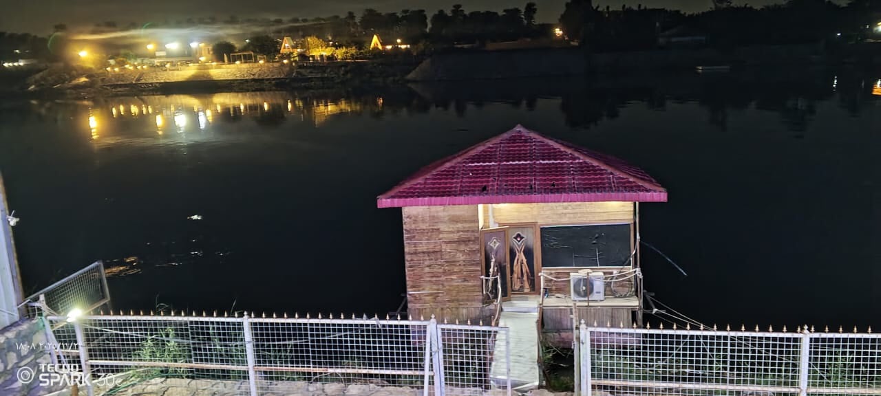 مرحبا متوفر حجوزات داخل مزرعة شواطئ دجله 🌴 تطل المزرعه على نهر دجله
مسبح ماء حار عمال خدمه اجانب 
اماكن شواء 
اربع جلسات
العاب كبار والعاب اطفال 

عرض خلال شهر رمضان اليوم الكامل من ساعه 1 الظهر الي ثاني يوم ساعه 10 الصبح 

ب350 الف فقط 
متوفر غدا يوم الثلاثاء
للحجز الاتصال على ***********
