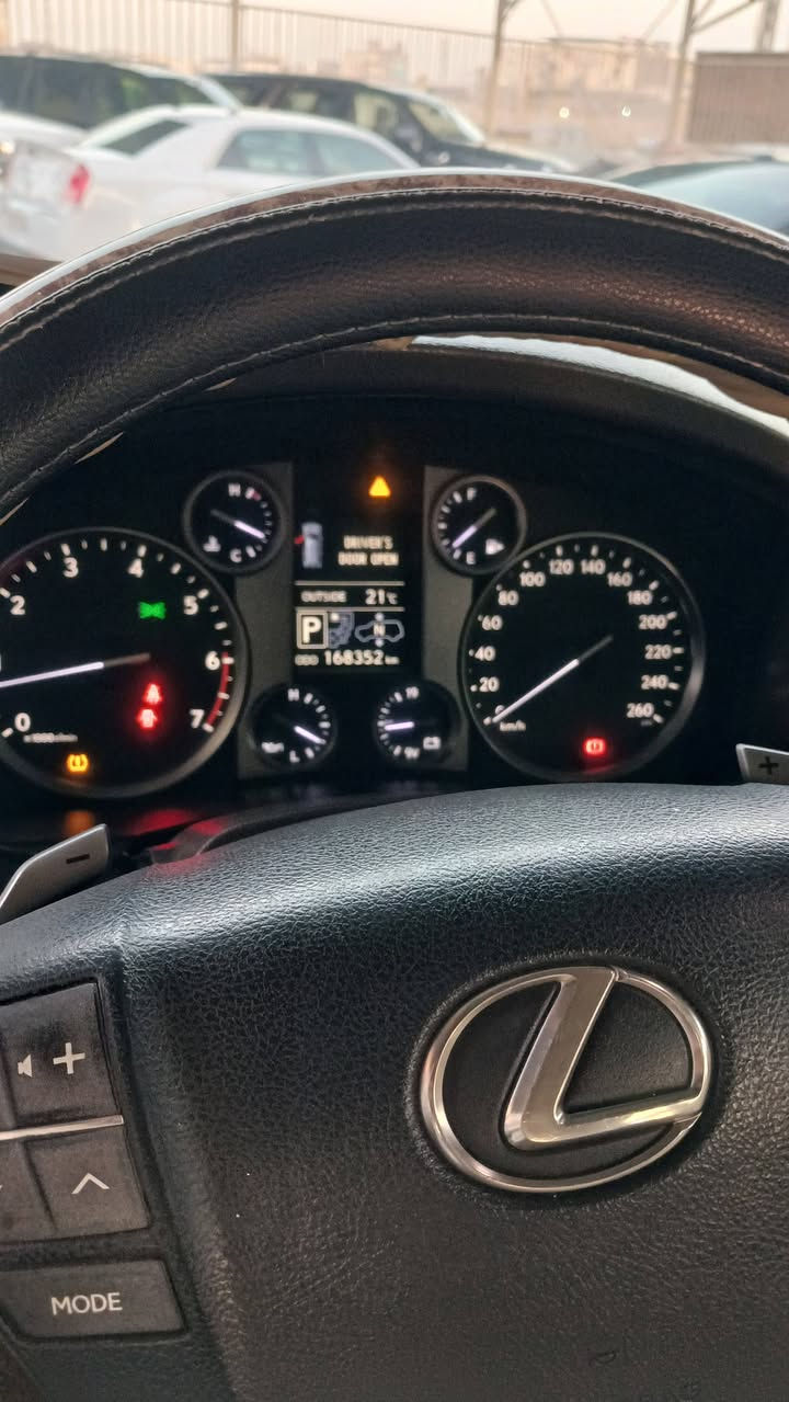 سلام عليكم لكزز موديل ٢٠١٥ كفاله عامه فول مواصفات بسمي  تحويل مباشر ماشيه ١٦٨ الف حقيقى  كفاله كير ومحرك ما مفتوح كلشي بلادي رقم بصره دولي ***********
