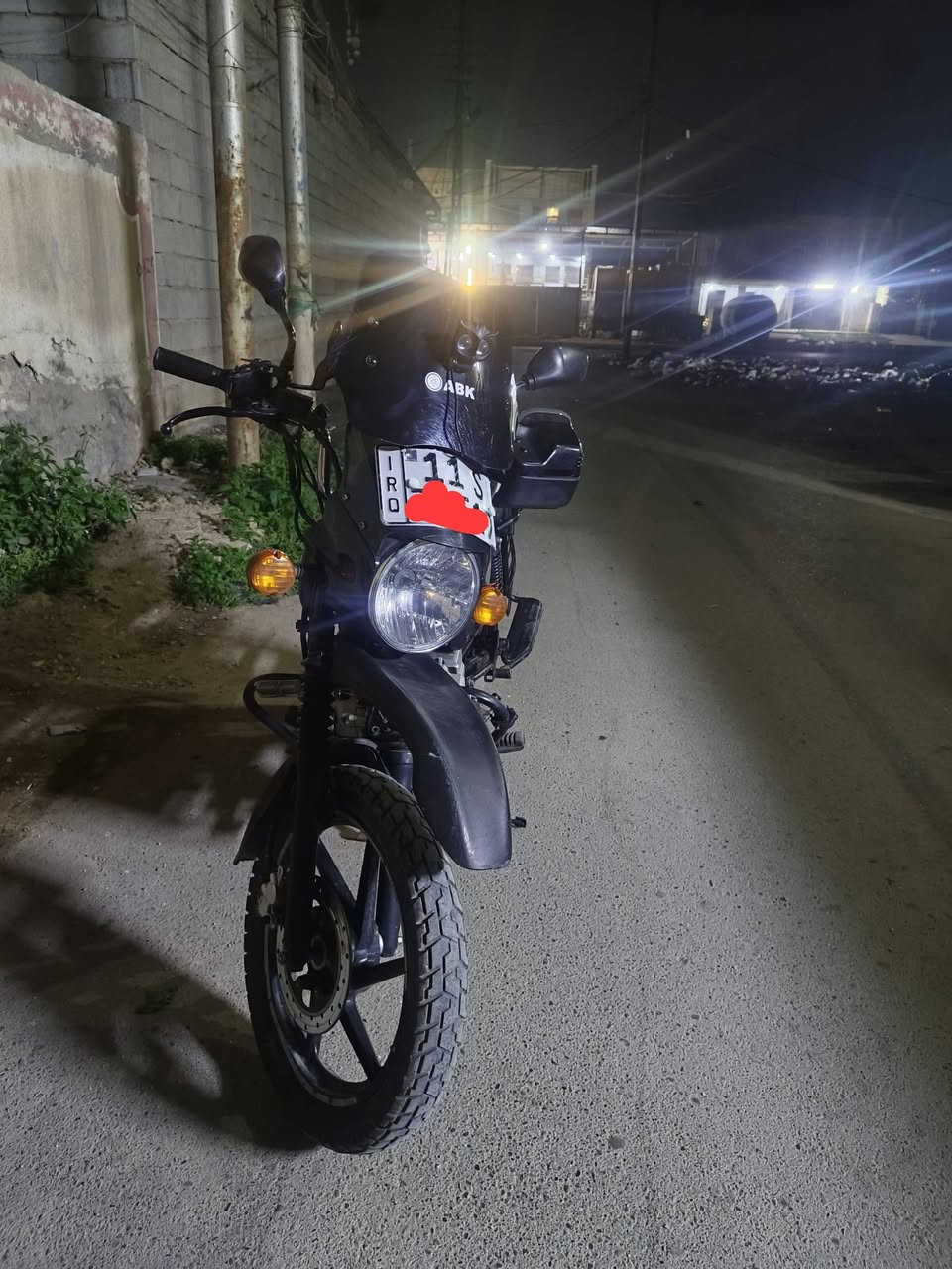 بوكسر ٢٣ للبيع رقم بغداد سنويه باسمي تحويل شوكت متريد دراجة نضيفه بس بيها خيط تبخير خفيف من تقبط سكليتر بس
العنوان حسينية الراشدية *********** متوفر واتساب فقط 
السعر مليونين و ٢٠٠ الف
