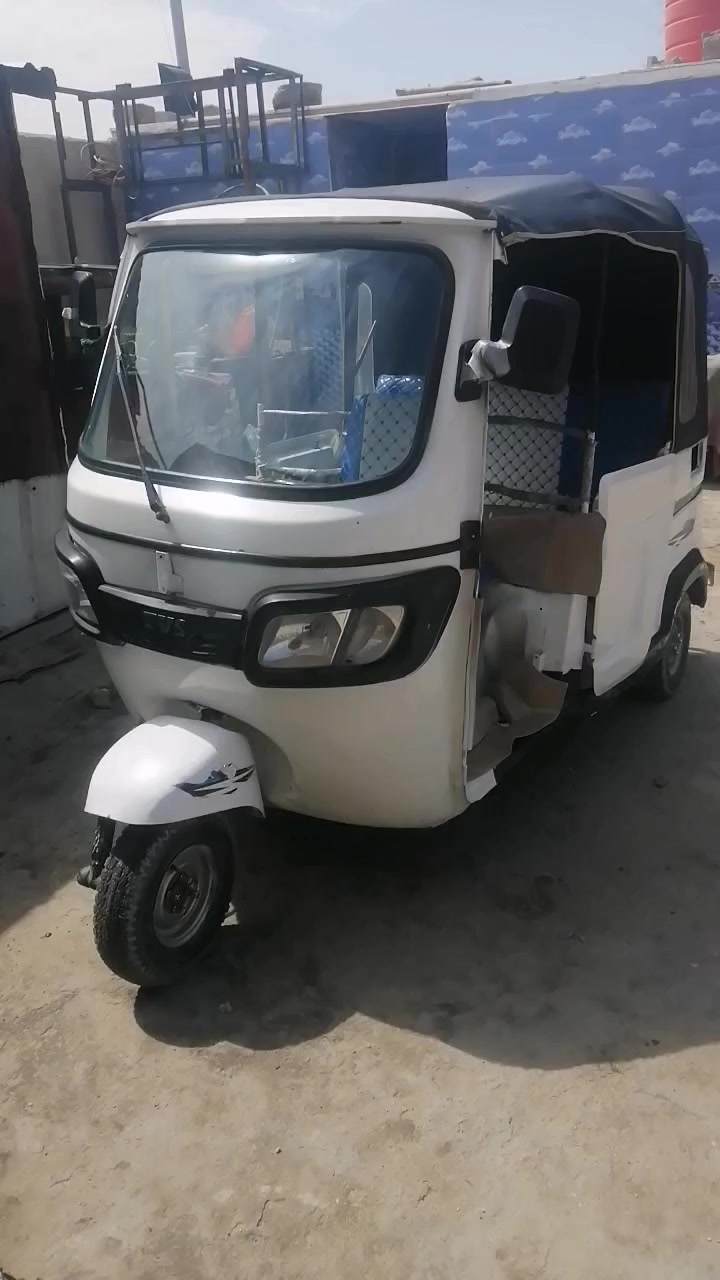 التكتك اوراق سعرهه 4300 وبيها مجال للشراي عنواني بصره ابو لخصيب حمدان***********
