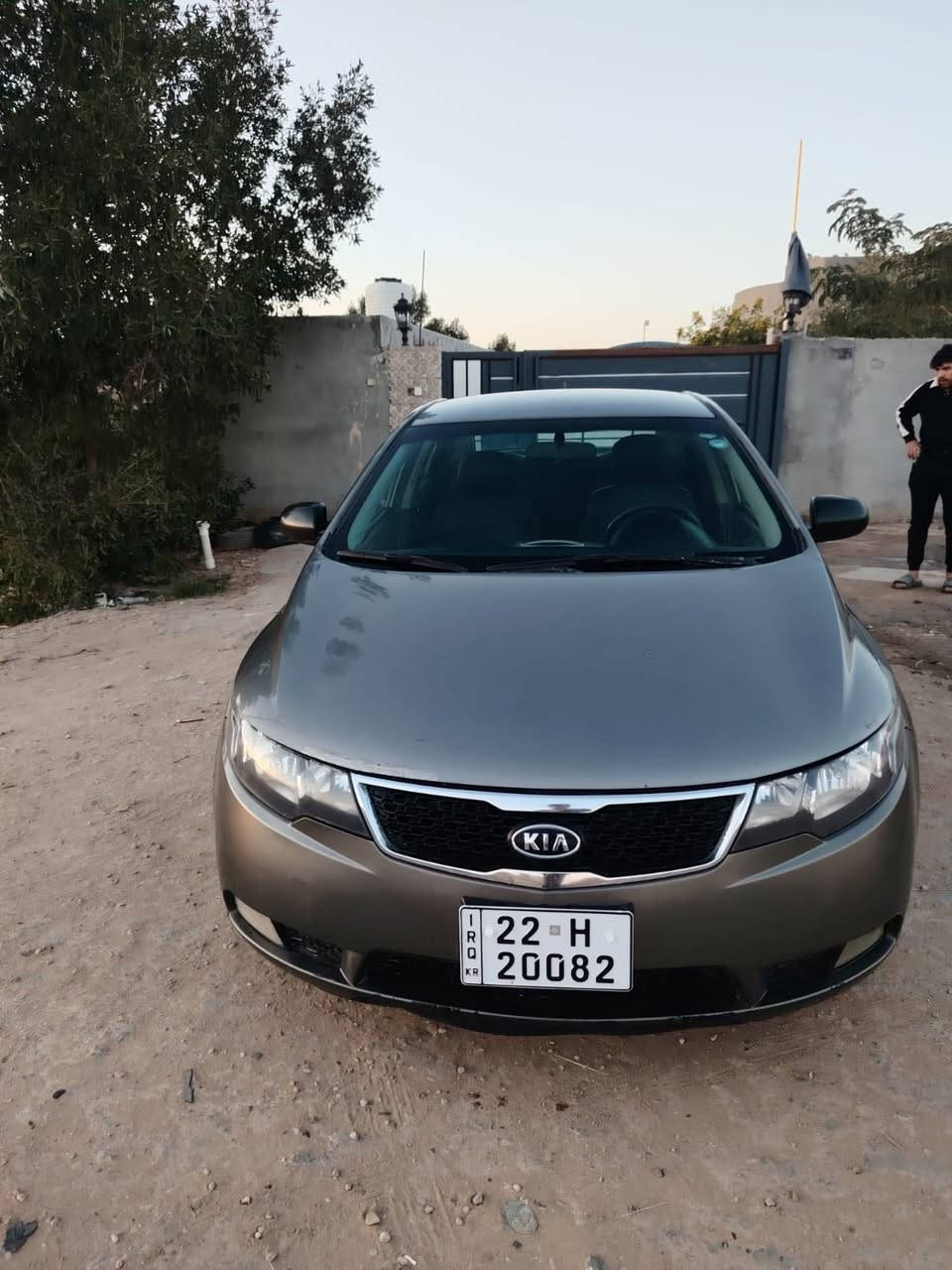 سيراتو موديل 12 مكفوله من الصبغ بس بيها مكانات بارد تخم تاير حداديه السيارة كامله *********** مكانها كربلاء
