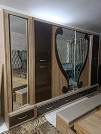 توجد غرفة نوم تركيا 10قطع ظهر ابلوك استخدام قليل مع سرير اطفال واحد لل...