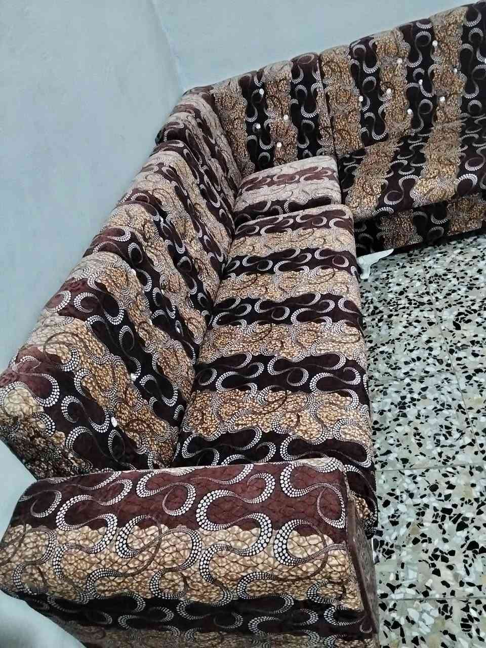 ديوان لبيع نضيف سعر 125بغداد الحسينيه ***********
