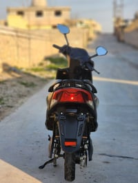 مأطور شحن • ٦ بطاريات • ٢٠٠٠ واط