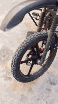 البيع تايرات دايوان جبلي
حجم تاير ١٨ جدد ماشي عليهن بس ١٠٠٠
الخلفي بي بس فتيله وحده 
مكان بغداد حي الجهاد و سهر مناسب 
***********
