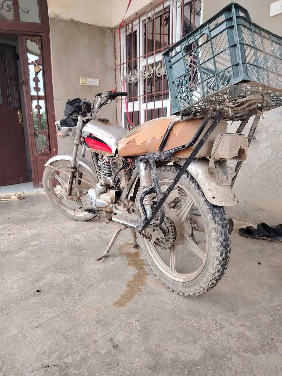 السلام عليكم
موطور للبيع 
خمسه گير 
السعر 250
وبي مجال 
رقم الهاتف: ***********
الخاص مفتوح
