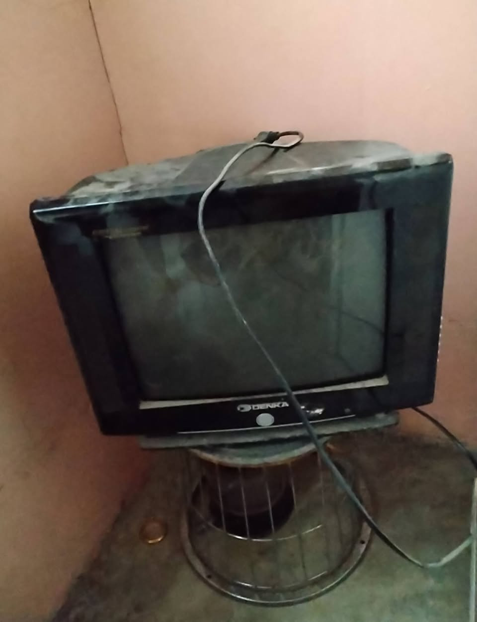 للبيع تلفزون اثري عمره 15سنه يمكن😅 +شغال اي عيب مابي 😅


**إذا كنت صاحب هذا الإعلان وتريد حذفه لأي سبب، رجاءا أرسل رسالة إلى الدعم الفني**