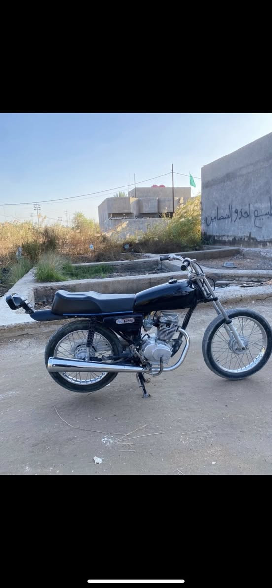 السلام عليكم دراجه نامه شلامجه للبيع او مراوس الدراجه حلوه ونضيفه ناقصها تفيلس وكعكه مال صالنصه تانكيها نضيف ناقصه بس توشيم وصالنصه MKZ جديده كشن CDI سبايدر طياري السعر ٤٠٠ وبيها مجال حك الجيه مكاني كربلاء الحسينيه رقمي ***********
