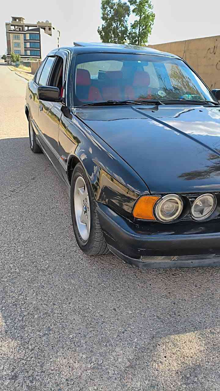 BMW 525 
گێڕ ئۆتۆماتیک 
سڵایت دوو جام کارەبایی 
ئاڕم پلاستیکی سلێمانی 
بەشەرتی گێڕ و مەکەینەو تەقەو ڕەقەی نیە 
***********واتسئاپ شمشمل, السليمانية
