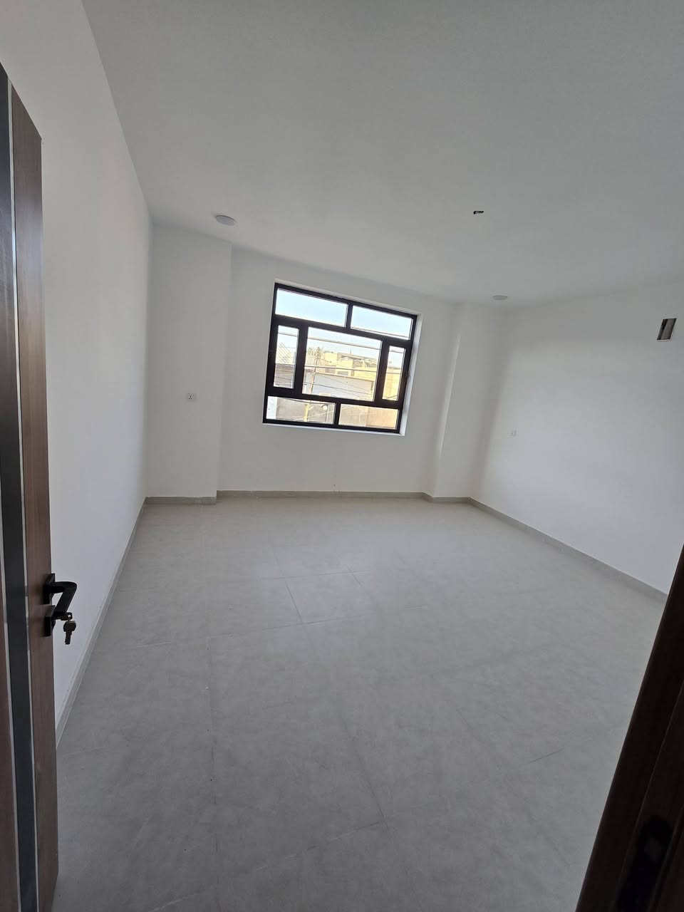 دار  للبيع 50 متر واجهه 5
السعر 197 مليون

حي الجهاد الرفاق

طابقين ونص مدخلين

الطابق الاول صاله مطبخ حمام منور  

  الطابق الثاني غرفتين وحمام

الطابق الثالث   غرفه وبيتونه وسطح

للاستفسار الاتصال متوفر واتساب

***********

***********
