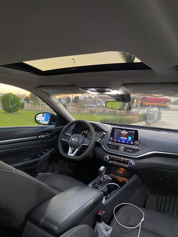 Nissan altima SV Plus+ 
فول كامل ٤٩مايل ماشي صلايد رادار بريك بصمه كشنات هيتر بصمه شغال فول فول 
سنوي جديد 
بدون صبغ بدون تبديل 

1N4BL4DV7MN409947 رقم شاصي
***********
