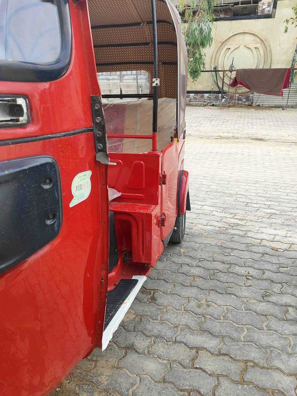 تكتك للبيع 22رقم وسنويه البدي مكفول من صبغ ومعجون المكينة مفتوحه ولفات سعر 8وبيهه مجال مكان بصره ***********
