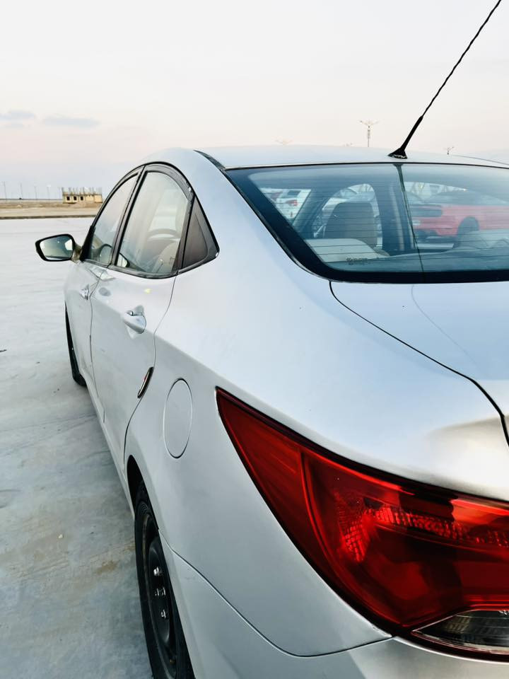 هونداي أكسنت موديل ٢٠١٤ خليجي مكينة ١٦٠٠  دوش المرغوب
حره بأسمي رقم ذي قار الدولي سنوية للـ ٢٠٣٠ 
بيهه رشات صبغ تجميلية
عليها أدامة جديدة كاملة
حدادية أمامية خلفية بحالة ممتازة
تايرات جدد
لايت زنون
سعرها ٩٠ وبيها مجال 
مكانها مركز الناصرية 
***********
