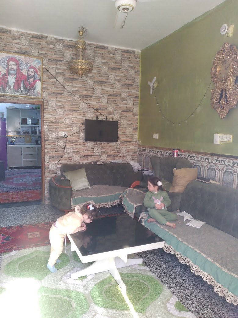 بيت للبيع  الزعفرانيه دور الشرطه زراعي سند 25 المساحه 100 متر طابق ونص بناء طابوق للأستفسار الاتصال ***********
