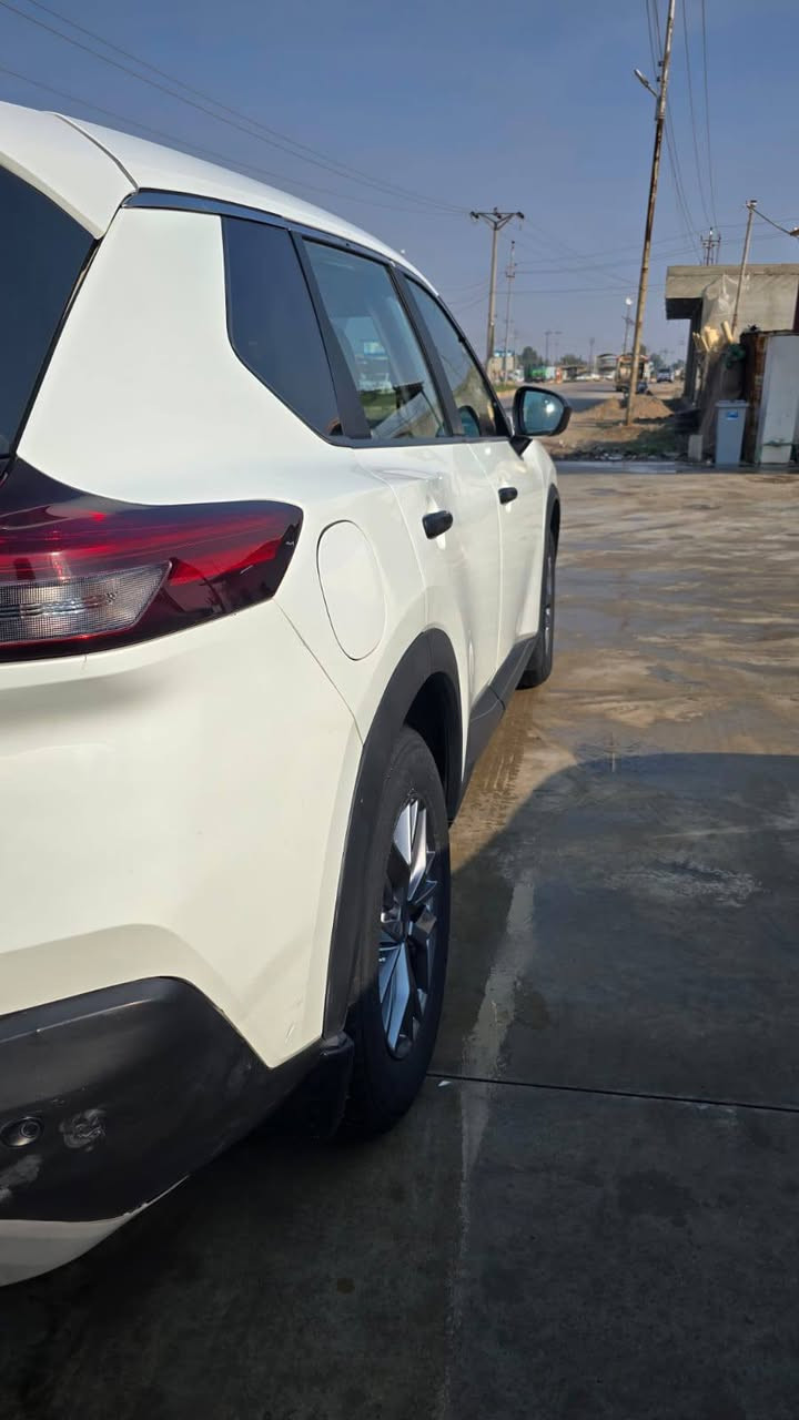 نيسان روج 2023 
‏مواصفات SV : بصمه وتشغيل  وشاشه وكامره

‏و رادار امامي وخلفي وبالمري و حساسات 3 بستم خلفيه 

‏ 33000 ماشيه 

‏كير و محرك و حجر و رادارات وكهربائيات رقم بغداد 
***********
‏السياره ماشاءالله كلش جديده
