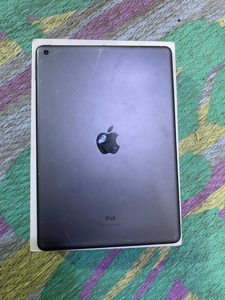 السلام عليكم ايباد 9 للبيع ذاكره 64 ايباد ابلاد مكفول نظافته كلش حلوه بطاريته نسبتها 82 ملحقاته كارتونه وكفرات السعر 225 ويرهم مراوس الاستفسار خاص أو وتساب ***********
