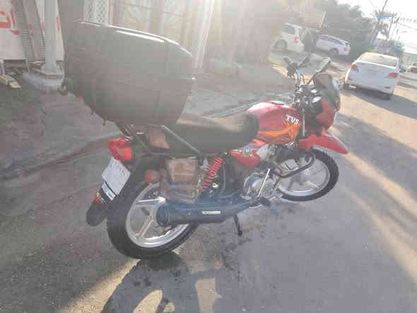 السلام عليكم شباب دراجه تيفس 21 مرقم و سنويه دراجه كامل مال بيت نضيفه كلشي شغال مليون و 600 بيها مجال شي قليل(  محافظة بغداد منطقة الغزاليه شارع مشجر رقم هاتف ***********)
