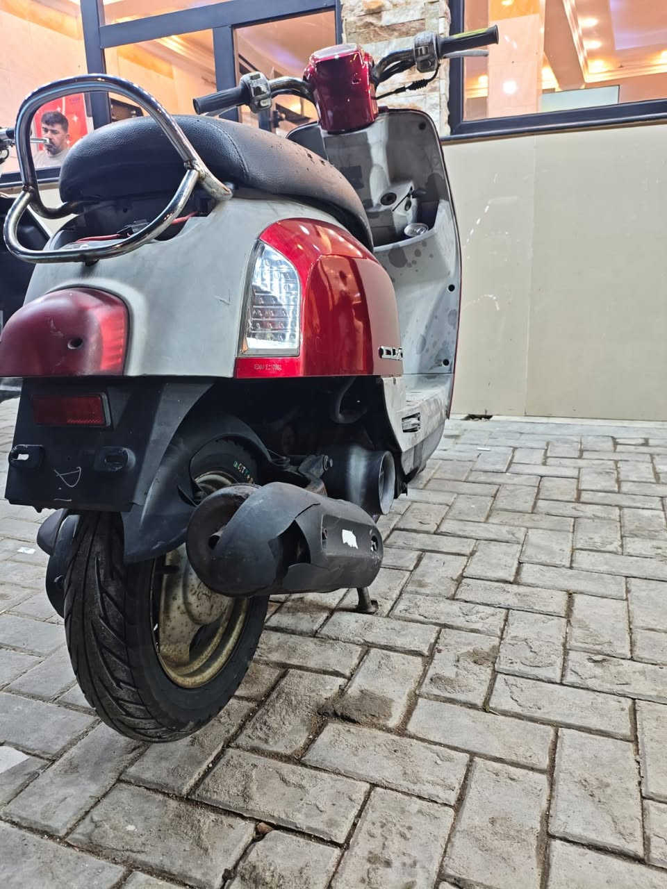 كفاله كفالههههه بل ححسين صايله سبوعً من طالعه من رمبه مكانبه عدي دراجه داخل رصاصي 
مامشيه هواي بعلي فول دراجه ***********
