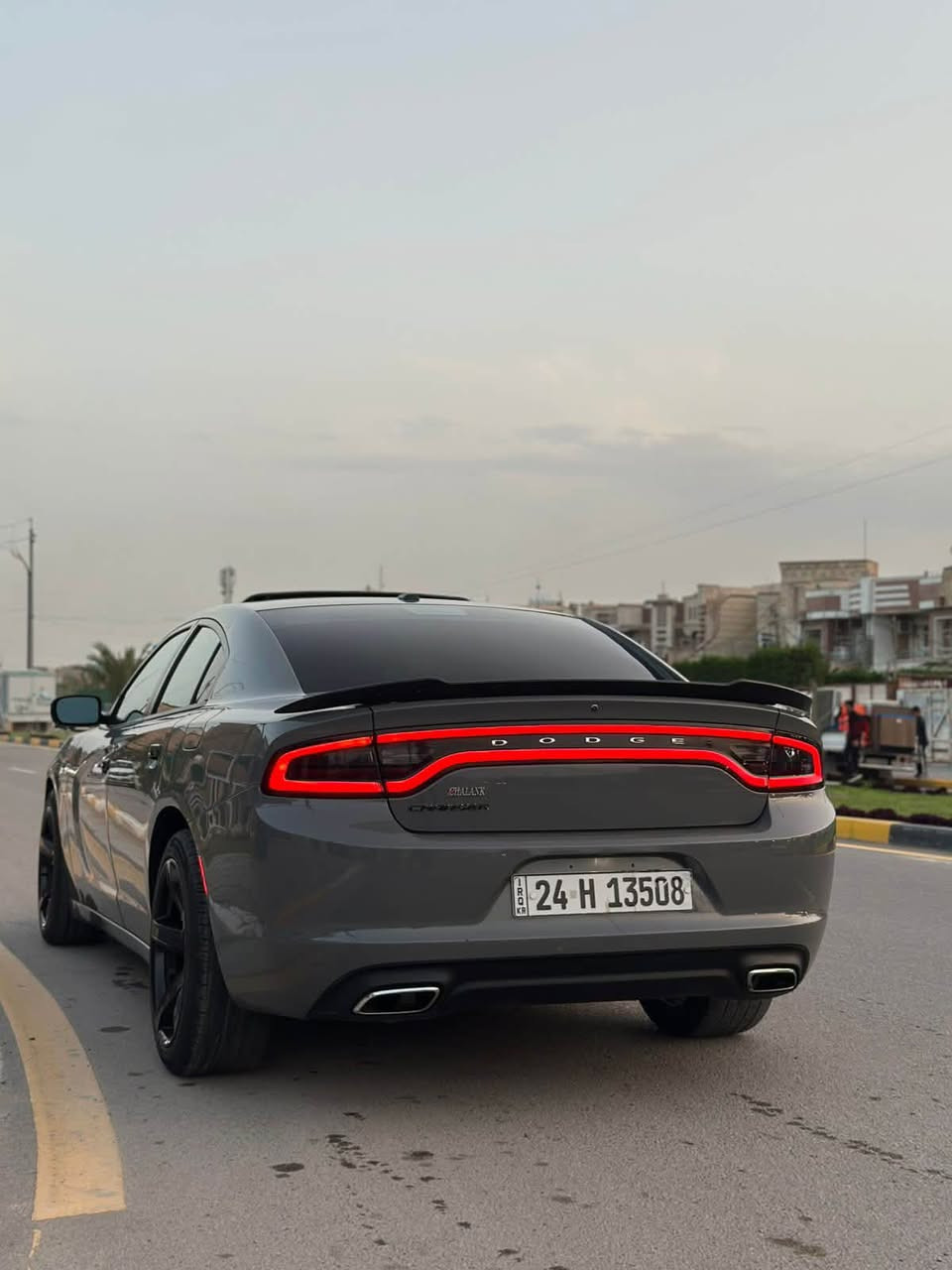 جارجر 2017 SXT كلين تايتل السياره حيل جديدة وحلوه ودينار واحد مابيها مصرف السيارة بدون صبغ حتى دعاميات بدون صبغ فقط تعديل بارد صغير بالجاملغ الخلفي وممبين اصلا كد اصبعين مو اكثر 

العداد / 57000 ميل 
محرك / V6 3600

✅مواصفات 

شاشة. /سلايت /كشن تدفئة
بصمة/تشغيل عن بعد  /تحكمات ستيرن 
شفتات ستيرن / كشن حضن 

وياقي مواصفات ل SXT المعروفه سياره دينار متصرف عليها جاهزة من كل نواحي 
رقم دهوك تحويل ثاني يوم 

مكان سياره بغداد

للاتصال 
***********
***********‏
