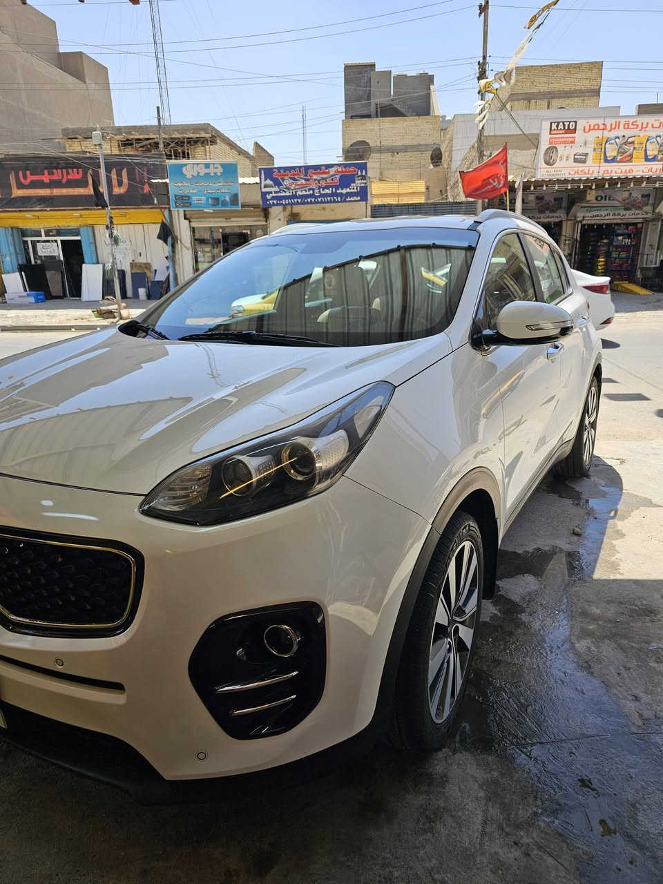 السلام عليكم سبورتج خليجي موديل 2017
فول موصفات قماره حديد مكفوله من الصبغ والتبديل حتى الدعاميات بارد خفيف ممبين باب الصدر ماشيه 96 اكو فديو بالمنشور. سونر داخل المنشور 
سياره جديده جاهزه 
رقم بغداد مكانها بغداد السعر 183 بيها مجال بسيط 
***********
