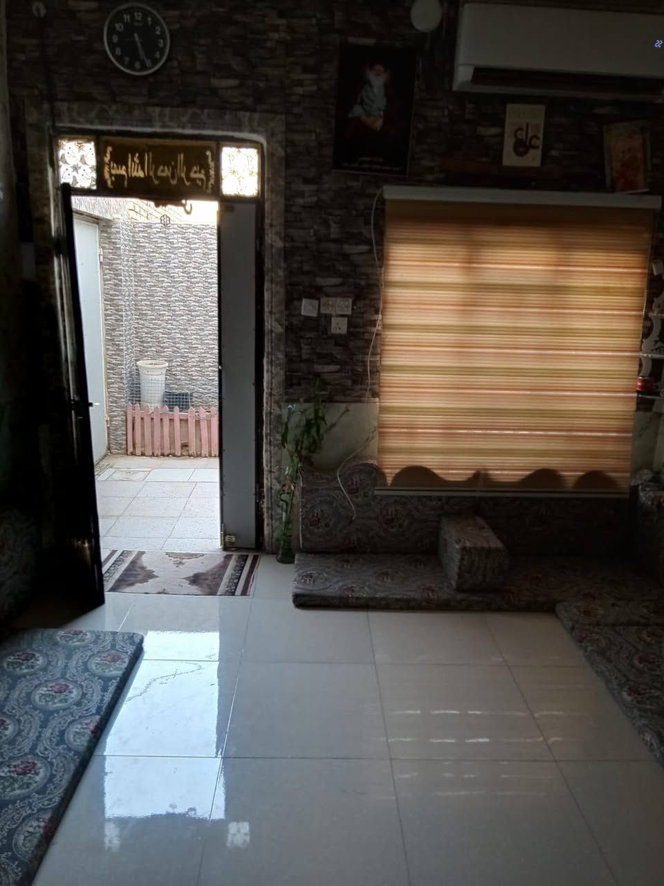 دار سكن للبيـــــــــع في نهاية حي المعلمين قرب مدرسة الرباط ١٨٠ متر ب٨٥ بناء نظيف
♦️♦️♦️♦️♦️♦️♦️♦️👇👇#طابو_صرف

دار سكن للبيـــــــــع في نهاية حي المعلمين 📍

قرب مدرسة الرباط📌

غرفتين وصاله ومطبخ وصحيات واستقبال 👏

 ١٨٠ متر طابو صرف 🫡

 #السعر_٨٥_وبية_مجال 👌👌

#اتصل***********
