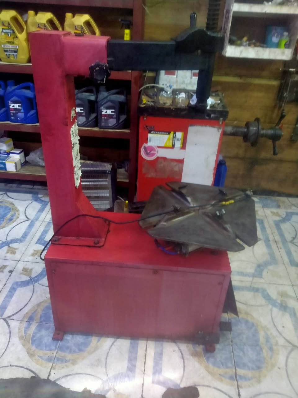 علاء حجم 24 نظيفه شغاله السعر 650 وبيها مجال حق الجيه ما متواجد على الفيس هذا رقم الهاتف ***********
