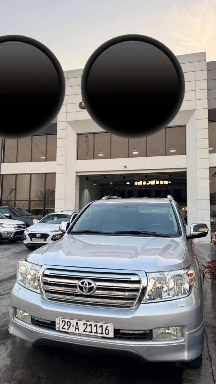 السلام عليكم شباب حبايب 
للبيع لاندكروز 🔥
موديل 2011ستينيه اصل 🔱
موصفات فول 1/1 
السياره جداً جداً نضيفه مكفوله من كلشي مكينه كير صدر كلهن كفاله 
السياره ما بيه اي ملاحظات 
السياره بالحقيقه بعد احله 
رقمه السياره واسط شبه مميز ✅
السعر جداً مناسب  اتصال رقم التليفون 📞
***********
