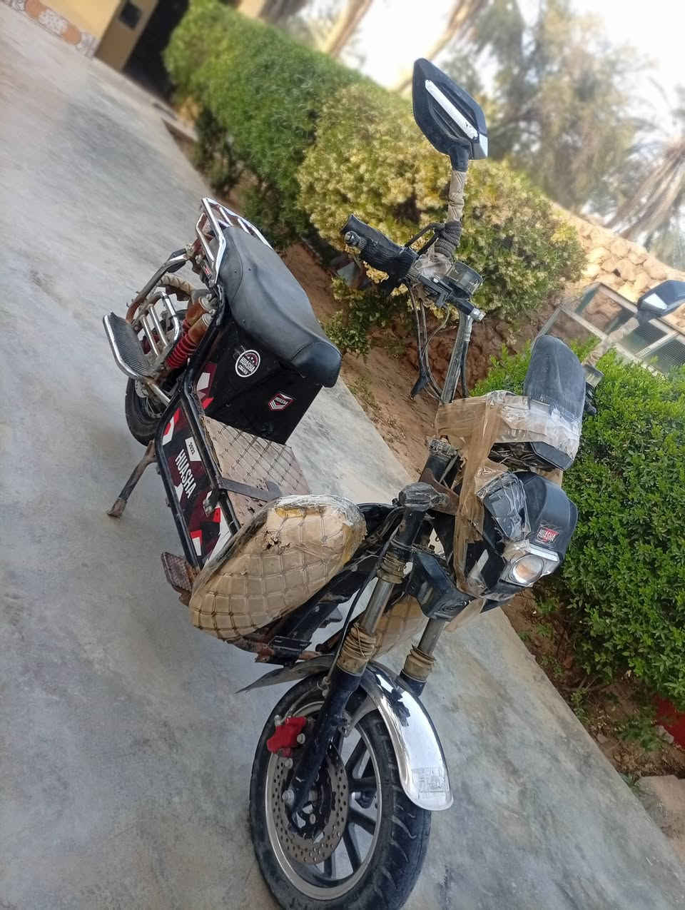 دراجة شحن كم واضح أمامكم في شاشة موديل 23 بطاريات زينه وشغال الي يريده موجود رقمي *********** بي سعر مناسب جداً
