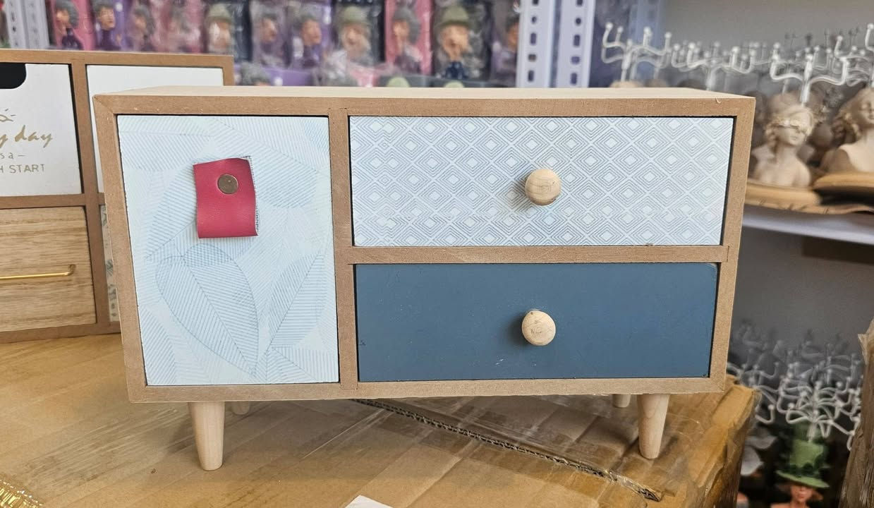 منظم الإبداع خشب ومجرات 
وزن ثقيل 

القياسات : 
العرض : 30 سم 
الطول : 20 سم 

سعر 12


**إذا كنت صاحب هذا الإعلان وتريد حذفه لأي سبب، رجاءا أرسل رسالة إلى الدعم الفني**