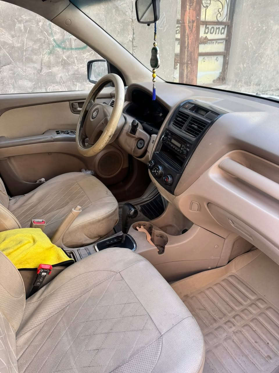 السلام عليكم 
كيا سبورتاج ٢٠٠٩
وارد خليجي 
السياره جاهزه مكينة گير حداده كفالة
السياره بيه قطعه وحده صبغ فقط
السعر ١١٨ وبيه مجال بسيط 
مكاني بصره 
للاستفسار الاتصال ***********
