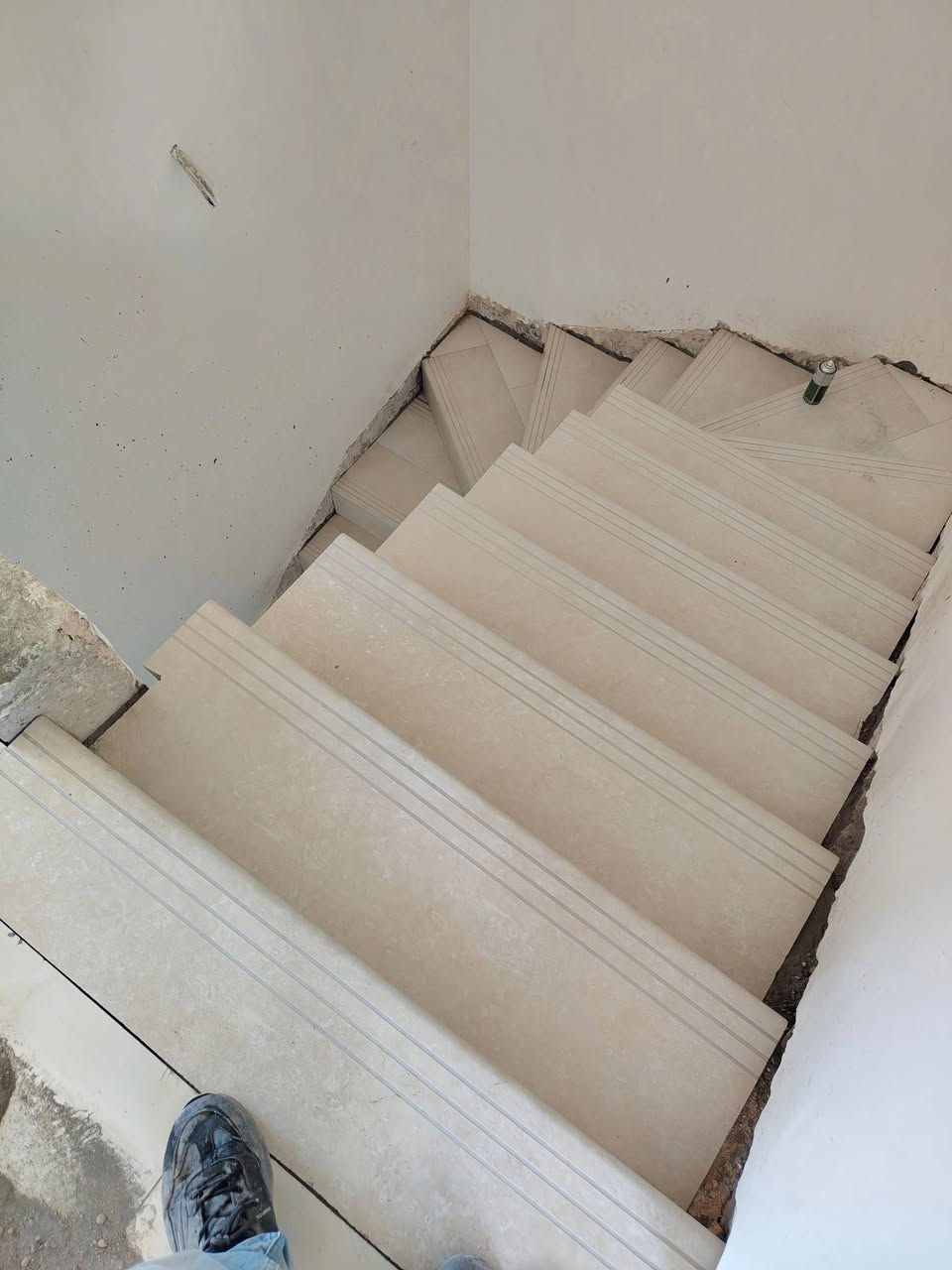 🏗️👷‍♂️ من أعمالنا.. تنفيذ أرضيات وبايات درج
📞 للاستفسار والتواصل: 
متوفر واتساب ***********
مستعدون لكافه أعمال الترميم

