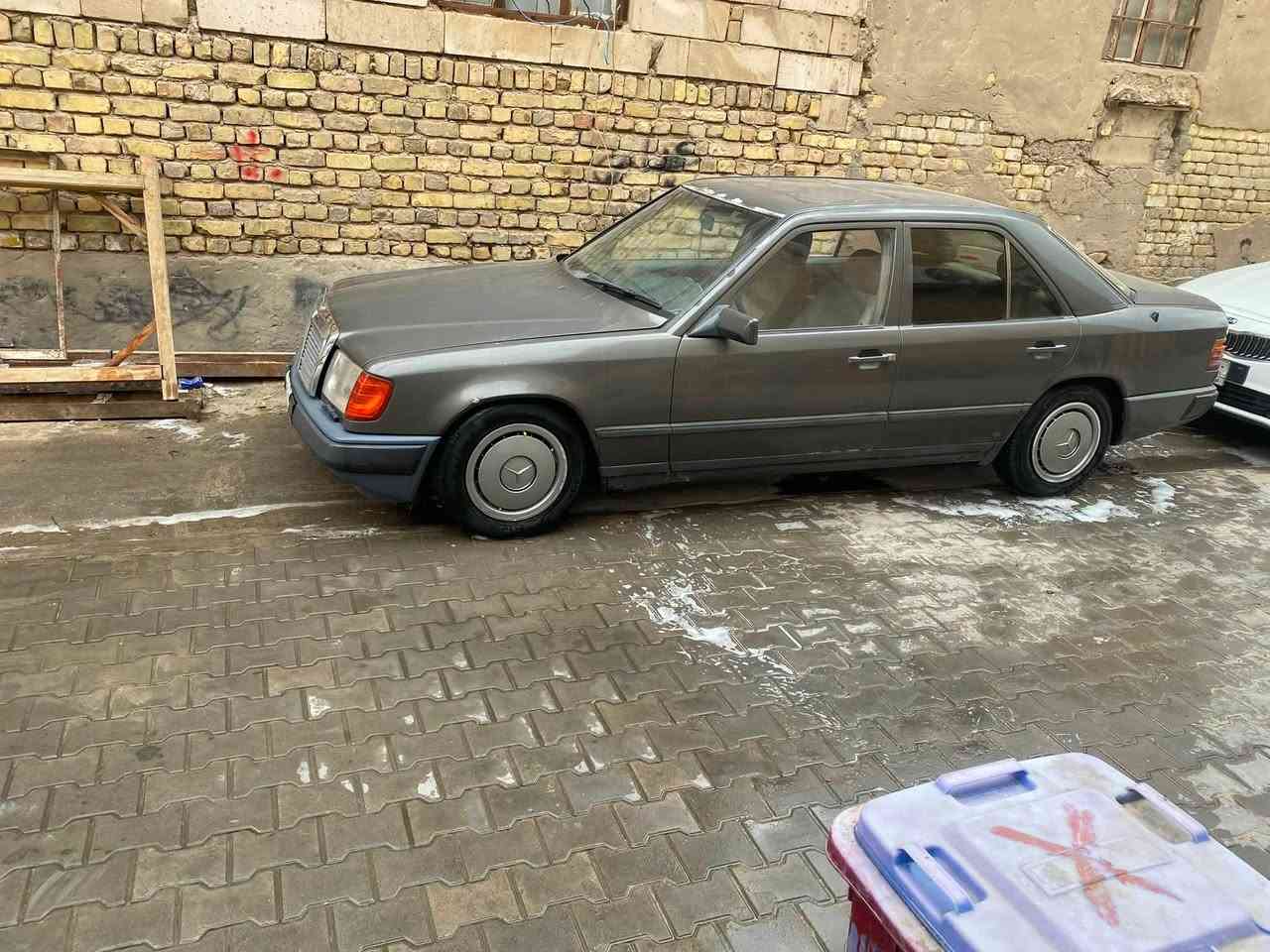 السلام وعليكم مارسيدس دب موديل89 محرك بطه2ونص سياره حلوه وجديده ومكينه جديده شاديهه المكان بصره معقل المراسله ع واتساب سعر48وبيه مجال رقمي وتساب وشريحه***********
