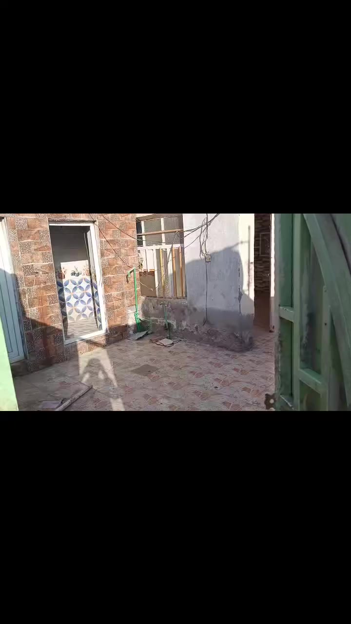 بيت للبيع  زراعي سند 25  السعر 35 مليون وبي مجال شارع 60 يم المشروع قريب عل شارع المساحه 180 يتكون م̷ـــِْن غرفتين  نوم كبار 5/4 وبراني 4/4 وصاله 7 امتار ومطبخ 3/3 البيت كدامكم مواصفاته 
الستفسار ***********
