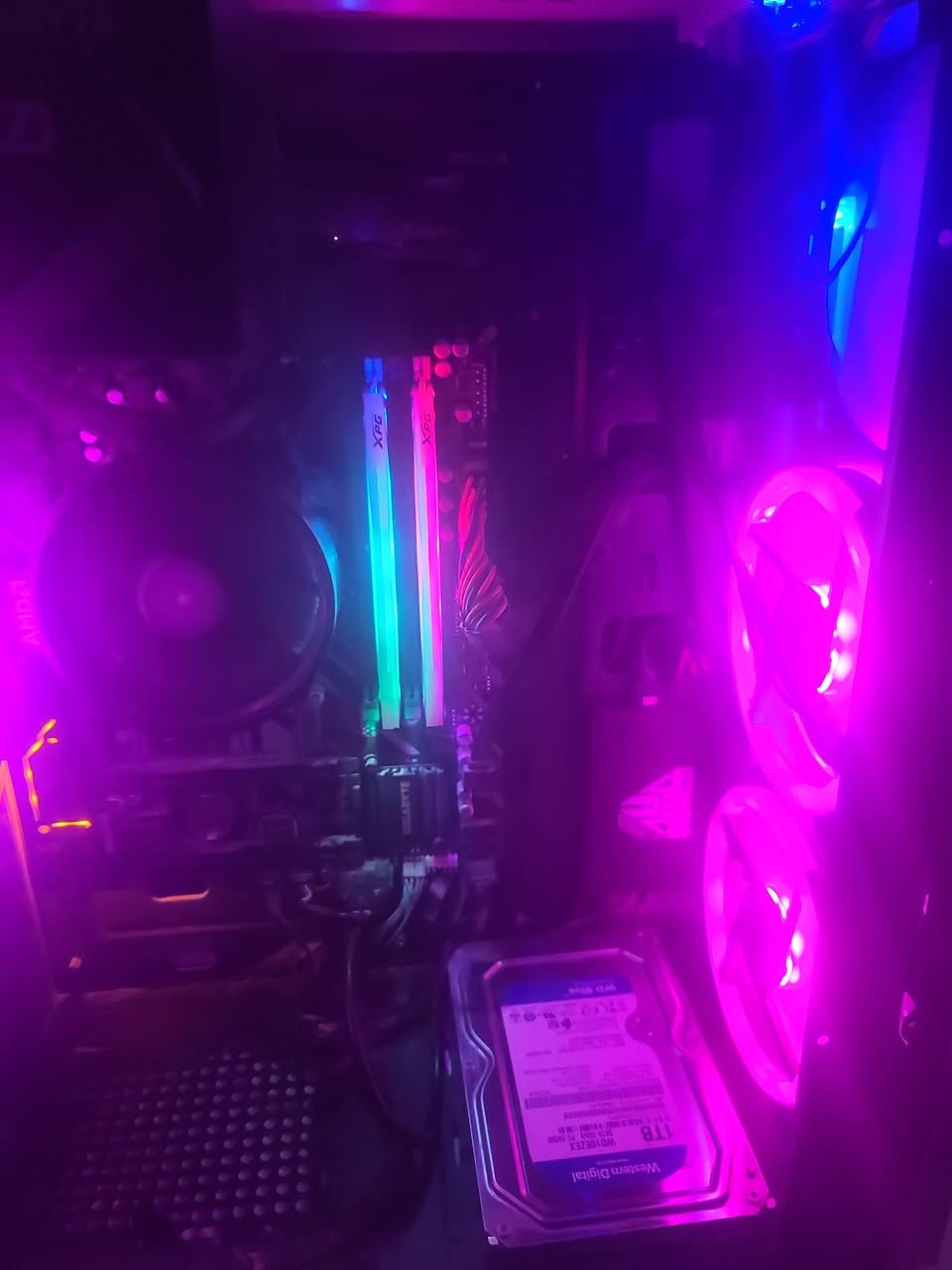 ابيعها تفصيخ او كامله الي يريد يجيني خاص يكولي يا قطعه يريد
معالج بيه كرت مدمج : Ryzen 5 3400g
تخزين : 
1Tb hdd
البورسبلاي : 500w gigabyte  
كيس: Power train 3 fan rgb
مبرد من شركه amd الاصلي 

الرامات والبورد انباع باقي هذول القطع ماركات الي يريدها كامله يراسلني و الي يريد قطع همين يراسلني ويتدلل
 

مكاني بغداد الدوره حي 
7748406454 بيه واتس فقط


**إذا كنت صاحب هذا الإعلان وتريد حذفه لأي سبب، رجاءا أرسل رسالة إلى الدعم الفني**