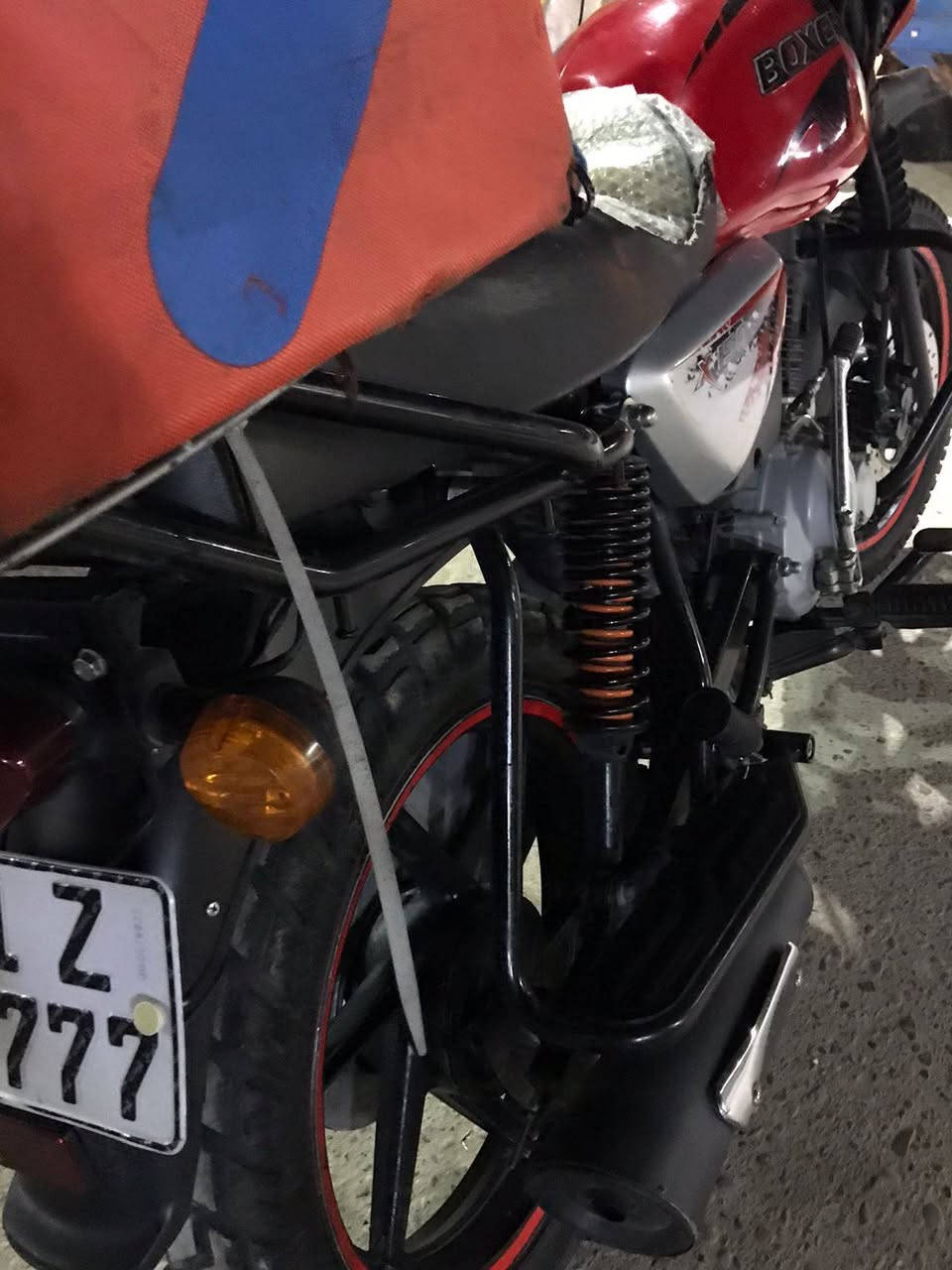 السلام عليكم بوكسر جبلي للبيع 22 شكل ال23 الدراجه خير من الله مناقصه شي رقم مميز 11 بغداد السعر 2250 وبيه مجال مكاني الغزاليه وهذه رقمي ***********
