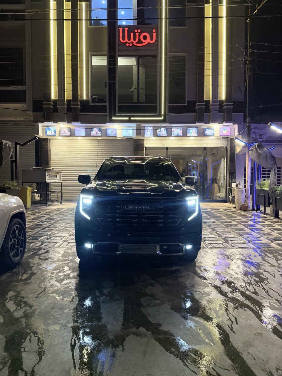 (GMC SIERRA DENALI ULTIMATE 2022)
اعلى فئه بصنفها  مختمه كلها ULTIMATE

السيارة خليجيه باب طويل بدي قصير بدون حادث بيها طخه باب الوره الصدر  بعده ممصلح السيارة ماشي٨٠  الف  

مواصفات بس الي اعرفهن 

مكينة V8 6200 

كير طرح ١٠ نمر 

٣ وضعيات قيادة 

4x4

داخل عسلي 

كشنات تدفئه +تبريد +مساج 

كشن سائق هزاز 

شحن واير ليس 

داتا شو عرض الجامة الامامية 

نظام تحذير مرور الاشخاص 

لايت اوتو 

اوتو استارت 

فتحه سلايت 

تنته كنتار اسود 

مري شفط

دوس كهرباء 

ويل كب ٢٢ 

رادار امامي

رادار خلفي 

رادار جانبي 

كامرات عدد ٦ 

حساسات خلفية +امامية

تحديد مسار 

نقطه عمياء

سايد بريك كهرباء 

بريك اوتو مانع تصادم
للبيع او مراوس حسب القناعة

***********
