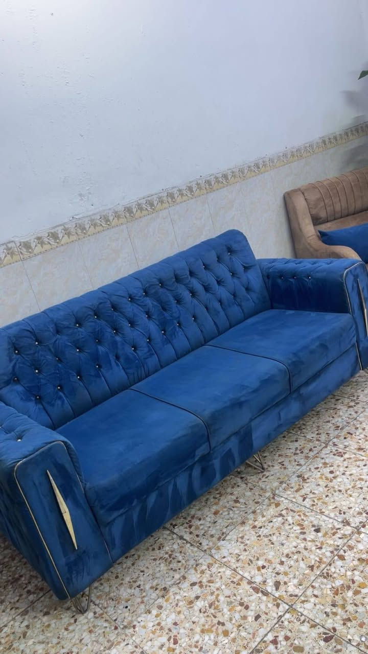 عشره مقعد… ثكيل مو سوكي  تفحص قبل الاستلام  سعره 235. ...*********** واتساب
