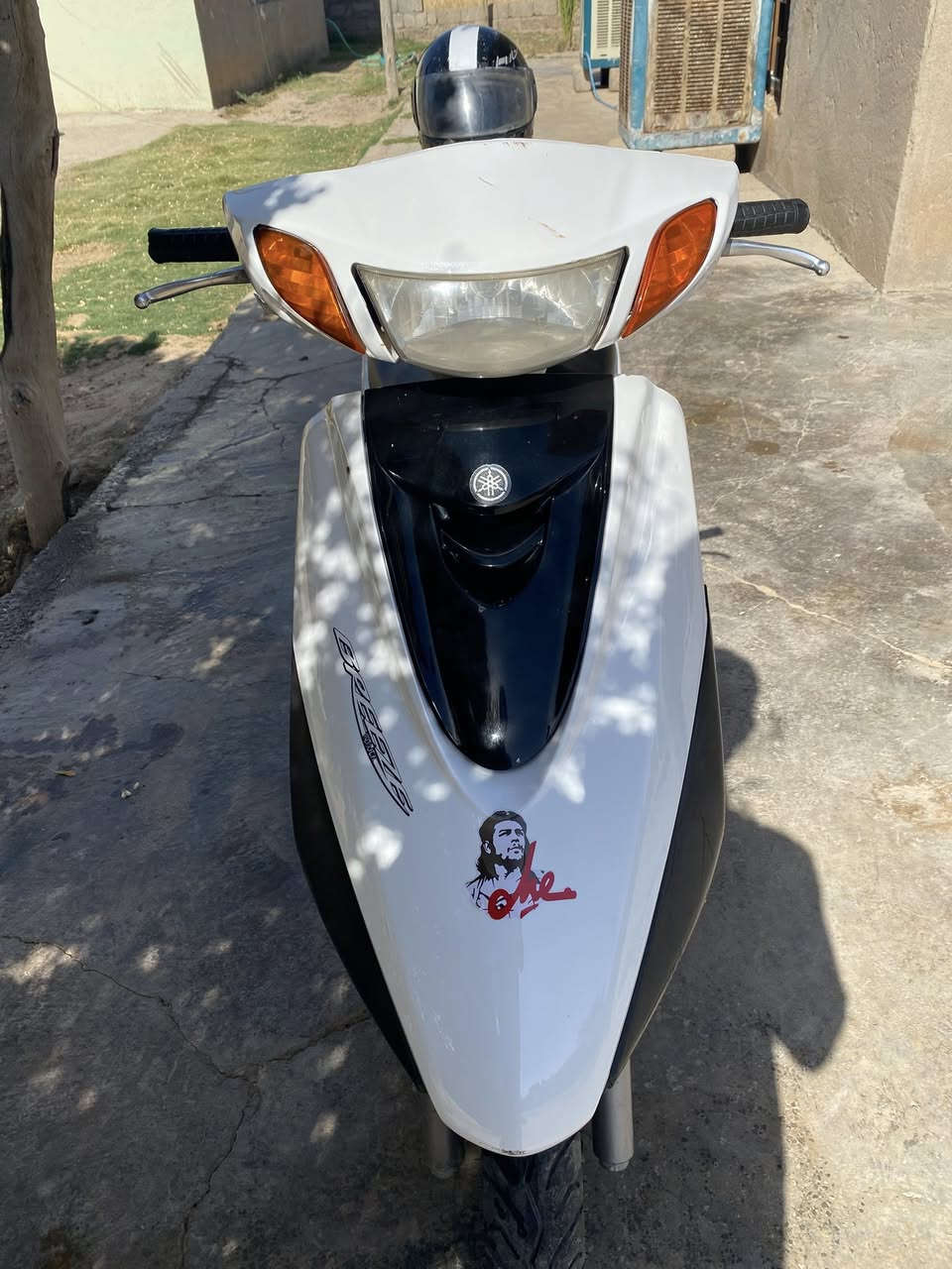 سلام عليكم 
بريز لايت عالي وارد ياباني يماها مختم
محرك مفتوح شلعه معدل نعومه فول 
نكره سلف نص هندر تشتغل 
كهربائيات شغاله كلها مابيها نقص 
كيوجه شغاله تواير جدد 
كفرات جدد 100:95
يرهم مراوس حسب القناعه سعر 400 بي مجال 
دراجه أخت رمبه


**إذا كنت صاحب هذا الإعلان وتريد حذفه لأي سبب، رجاءا أرسل رسالة إلى الدعم الفني**