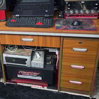 ميز مكتبي عدد ٢. للبيع  واحد كبير والآخر أصغر بشويه  07707558594