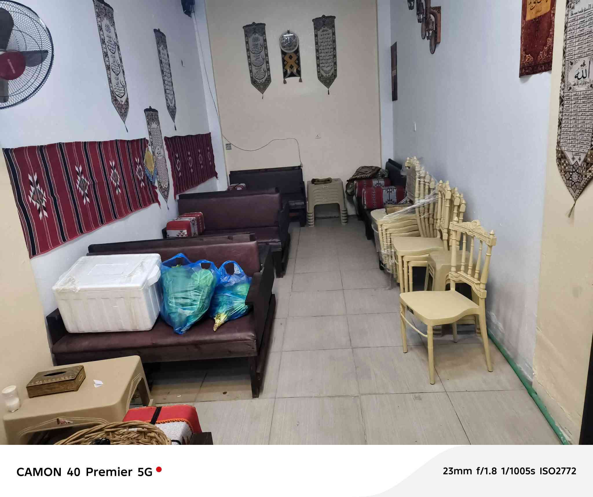 سلام عليكم غراض محل جاي خانه للبيع غراض كله جديده   في كربلاء حي العامل /***********
