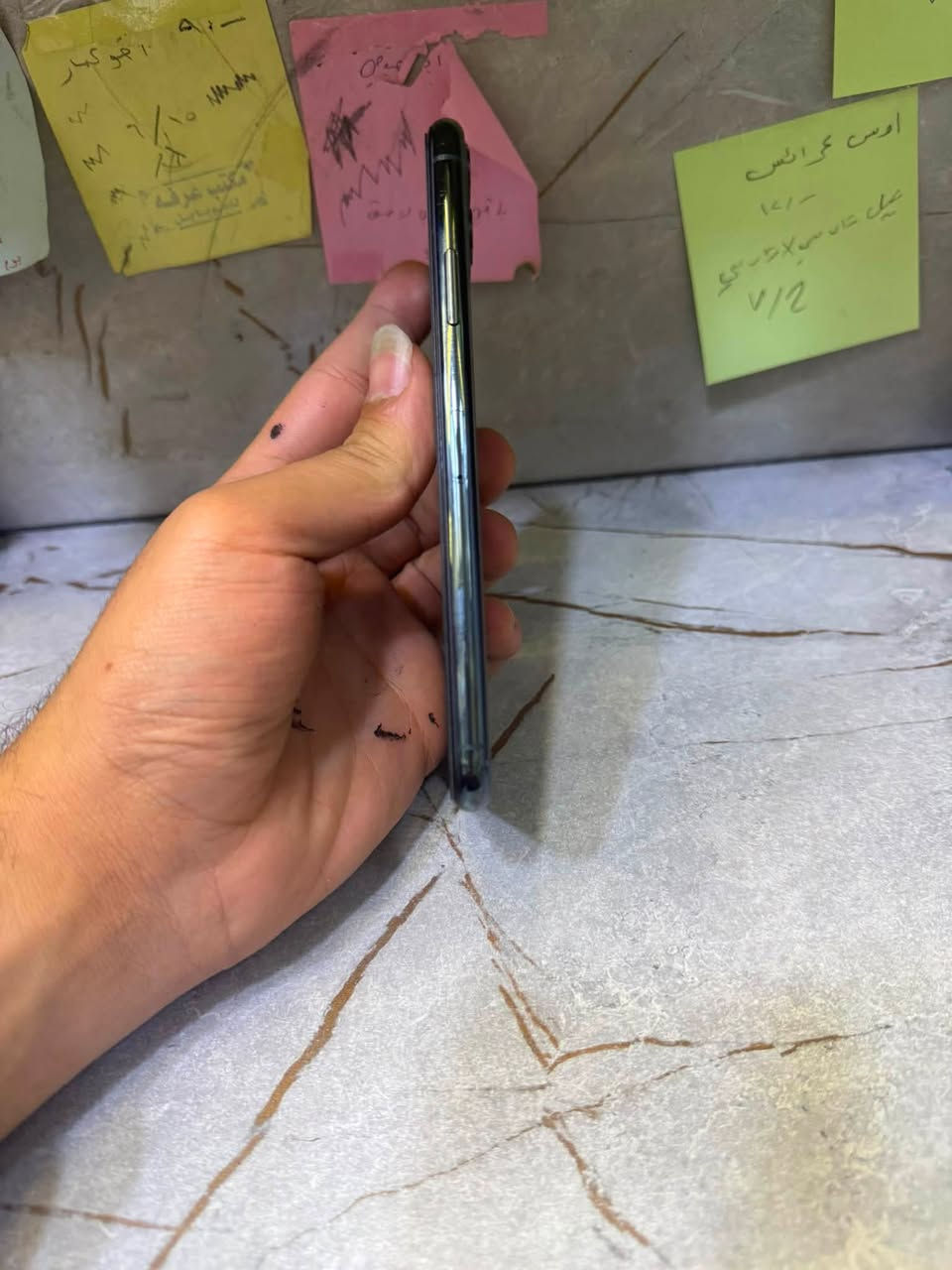 السلام عليكم
Iphone 11pro max 

ذاكره256

بطاريه 74 اصليه ما مبدله 

دبل سيم المرغوب 

فقط مستبدل شاشه اصليه 60hz
نوعيه كايكو

الجهاز خالي من المشاكل ✅

السعر🔥🔥
خاص او اتصل ع ***********
موصل الايسر
